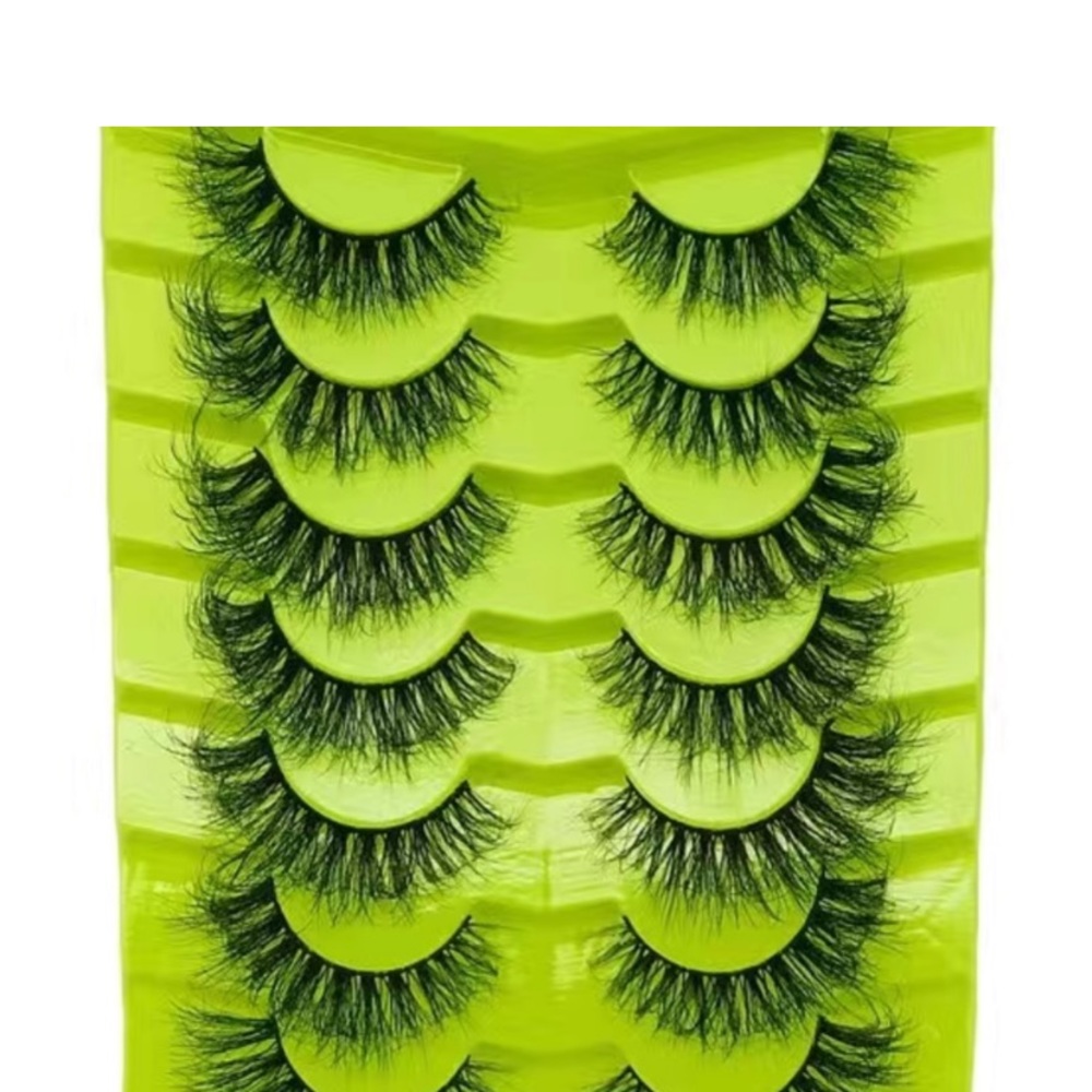 whispy eyelashes - Picture 5 of 6